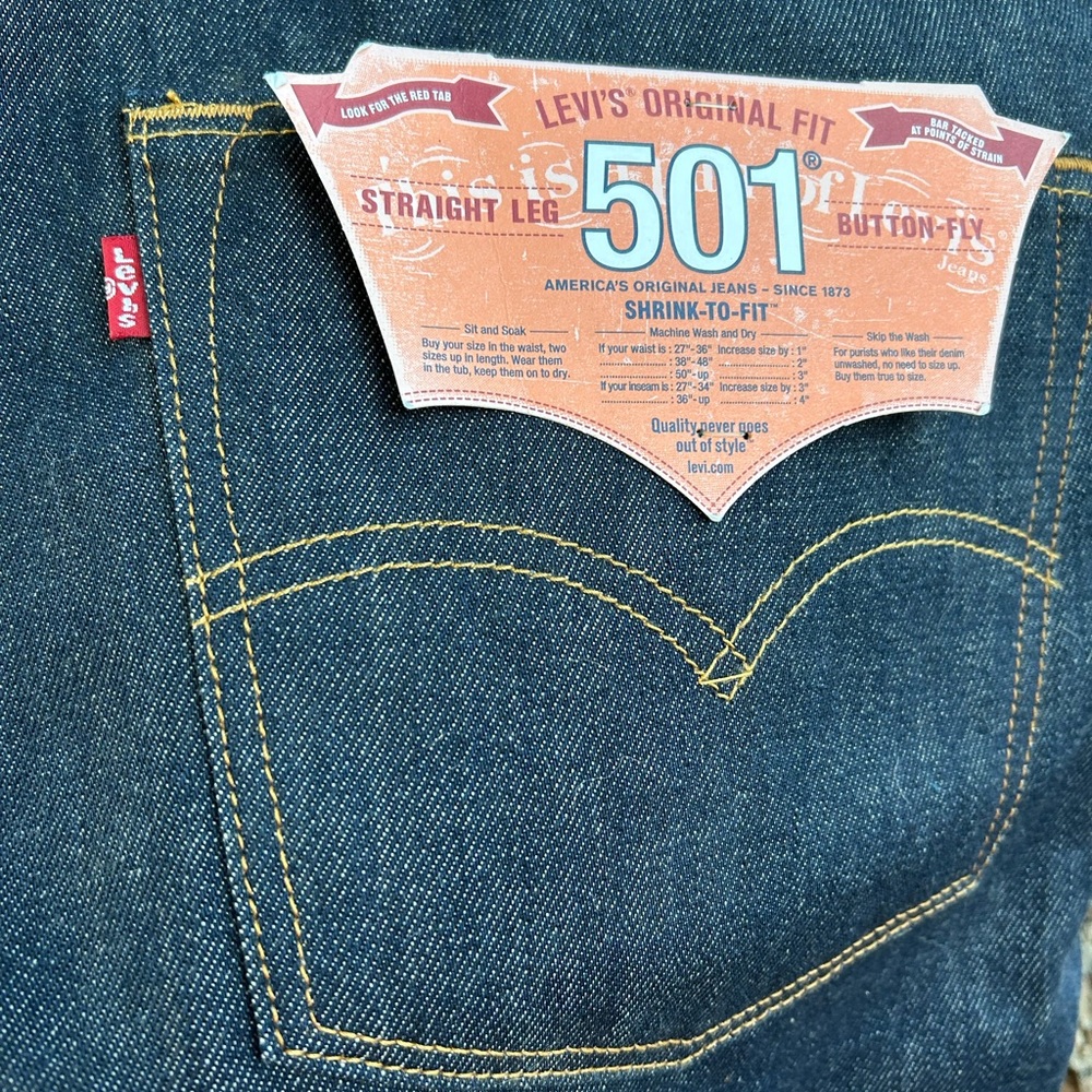NWT Levi's 501 Dark Indigo Jeans - Picture 6 of 9